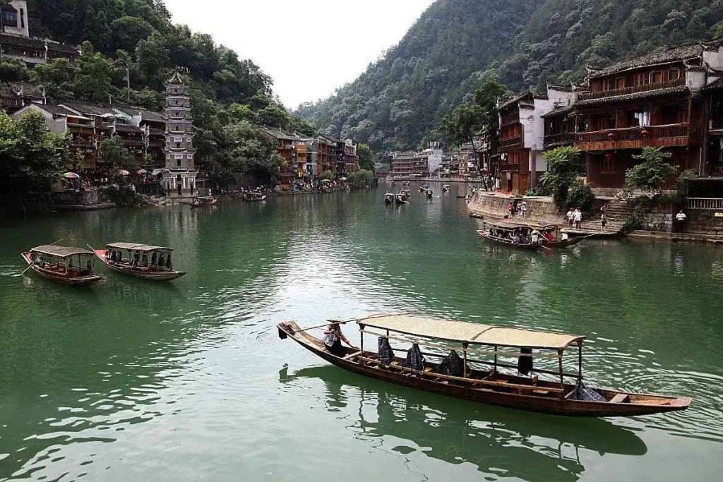 凤凰古城沱江