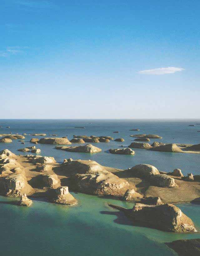 乌素特水上雅丹