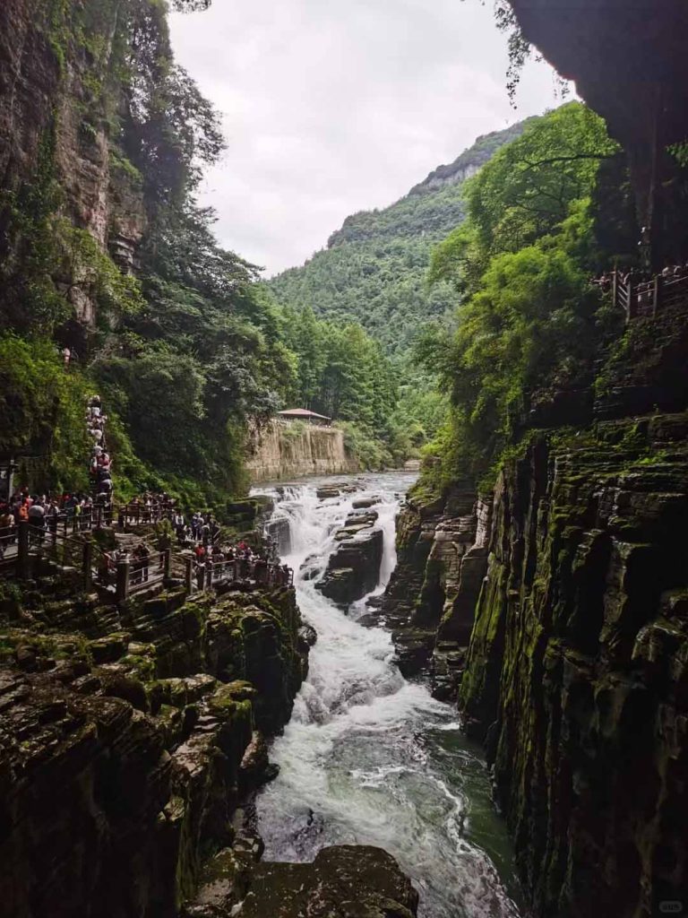 腾龙洞风景区