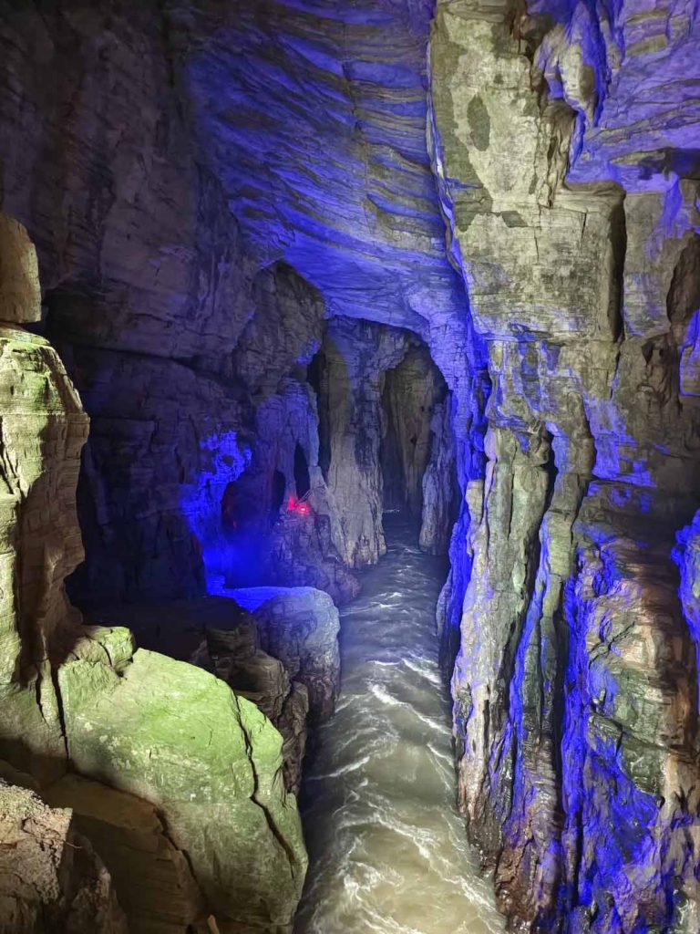 腾龙洞风景区