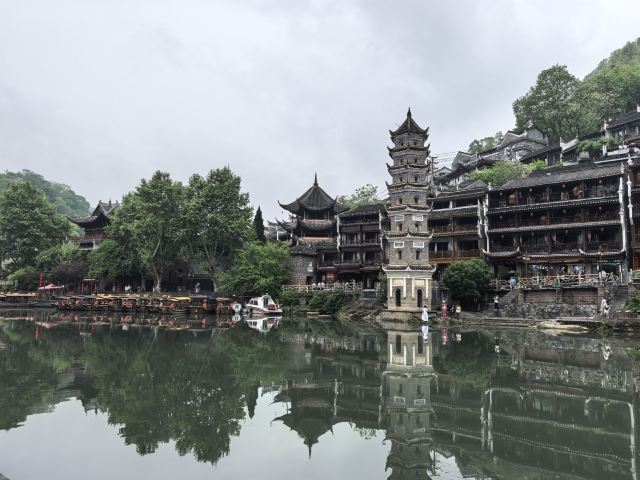 凤凰古城