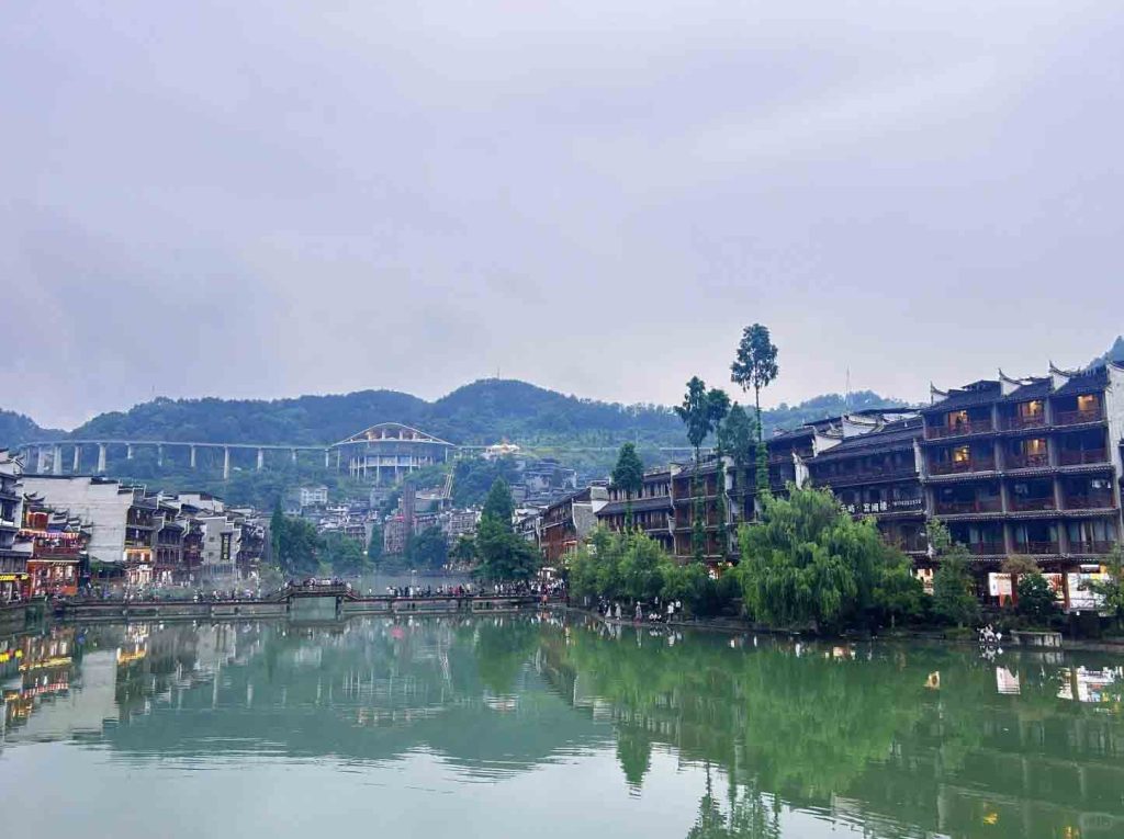 凤凰古城