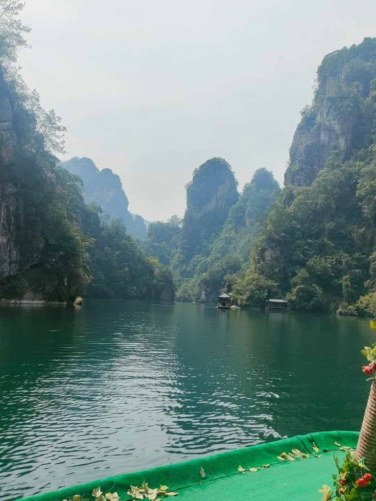 张家界宝峰湖