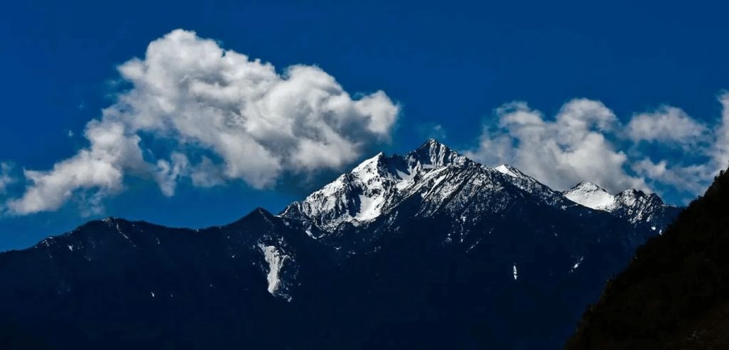 墨尔多神山