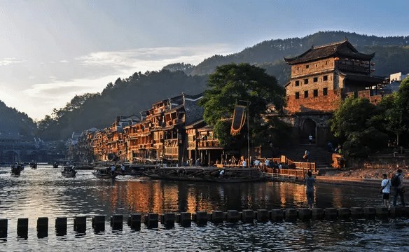 凤凰古城
