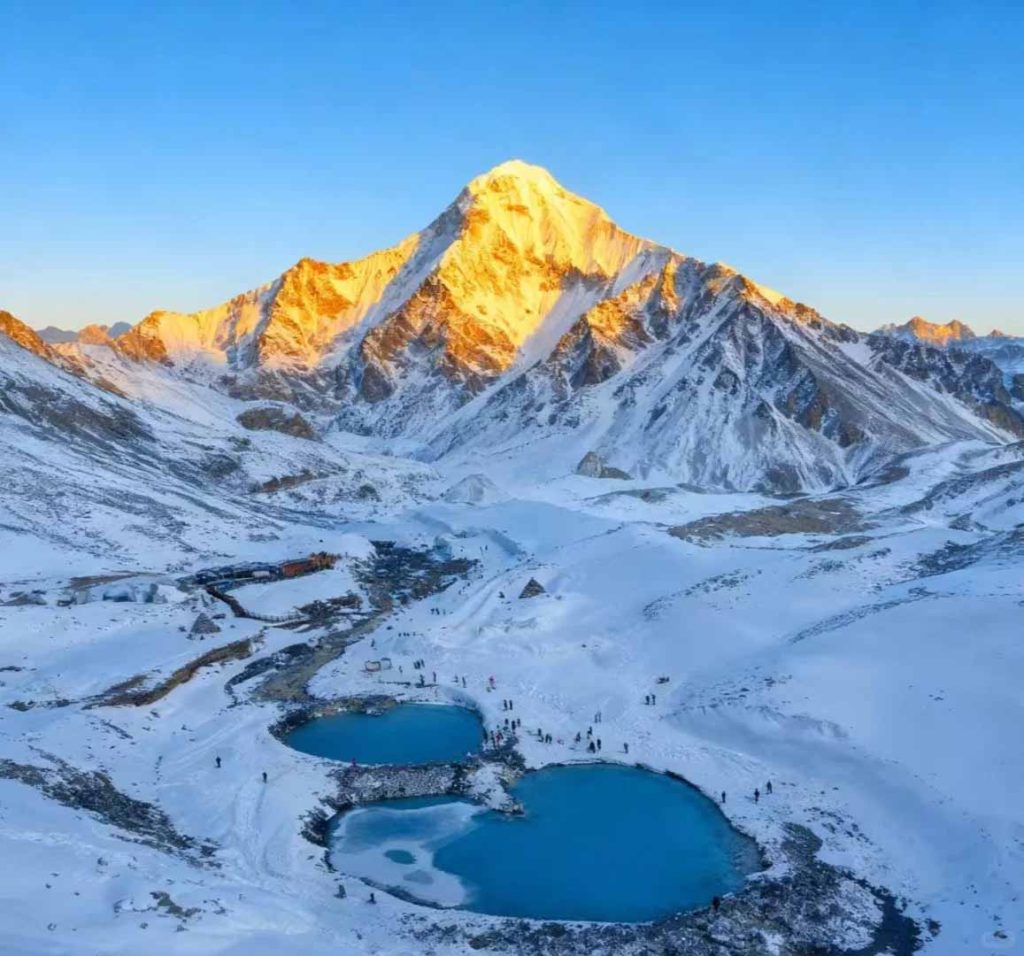 岗什卡雪峰冬季
