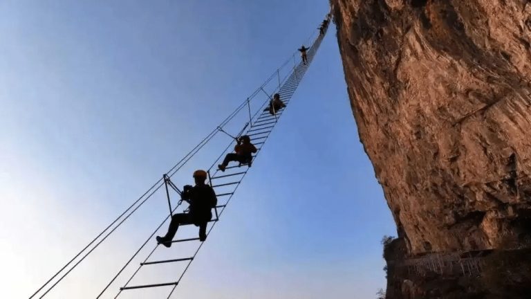 张家界七星山凌云飞拉达