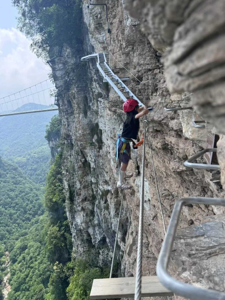 张家界大峡谷飞拉达