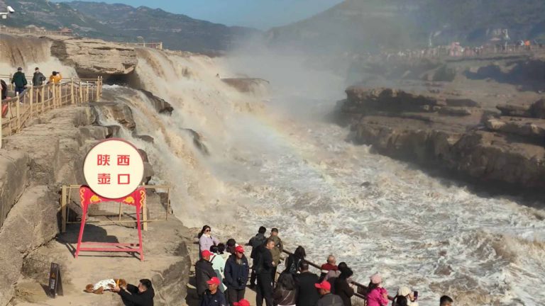 陕西黄河壶口瀑布