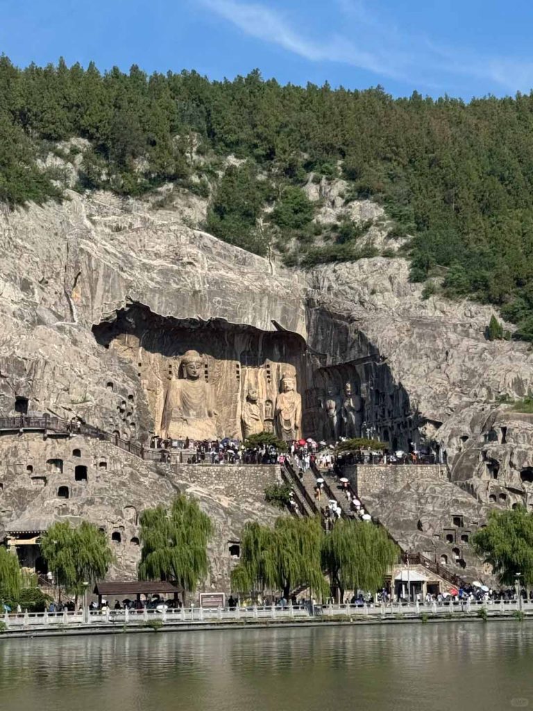 龙门石窟