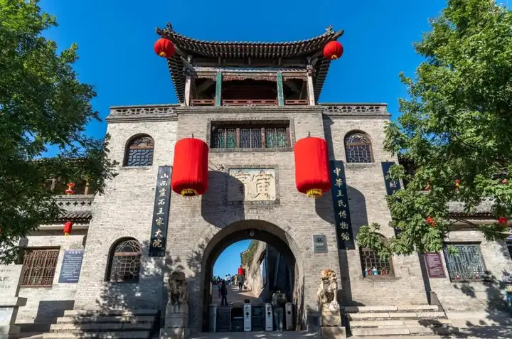 王家大院：华夏民居第一宅 · 晋商巨族的砖石史诗