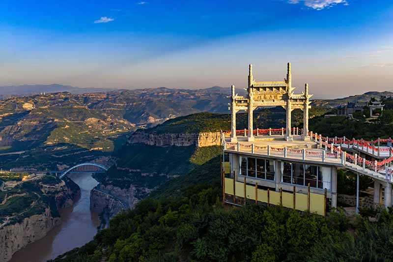 黄河大梯子崖龙门之巅-倚梯城